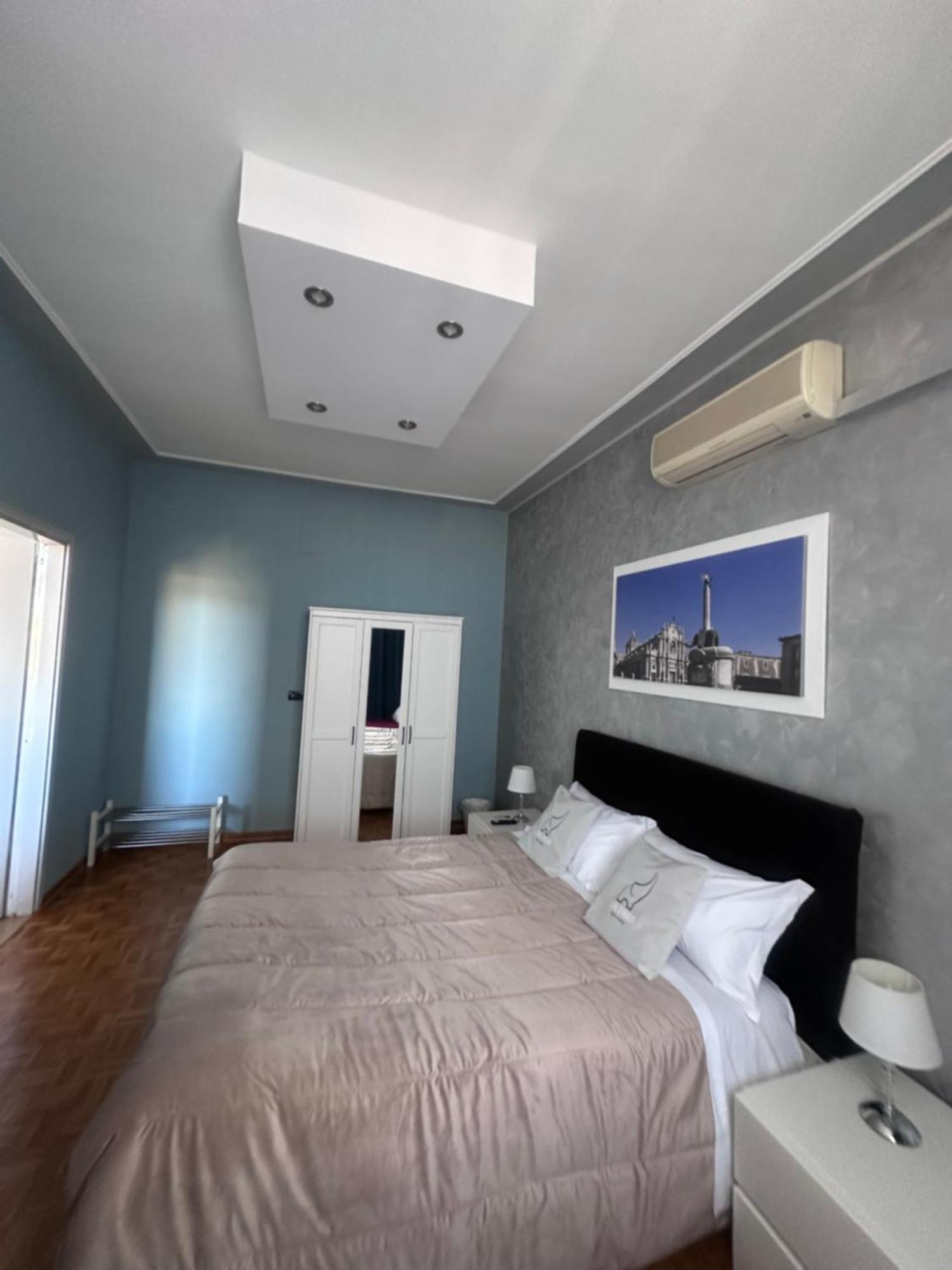 Alta Dimora B&B Suites Катания Стая снимка